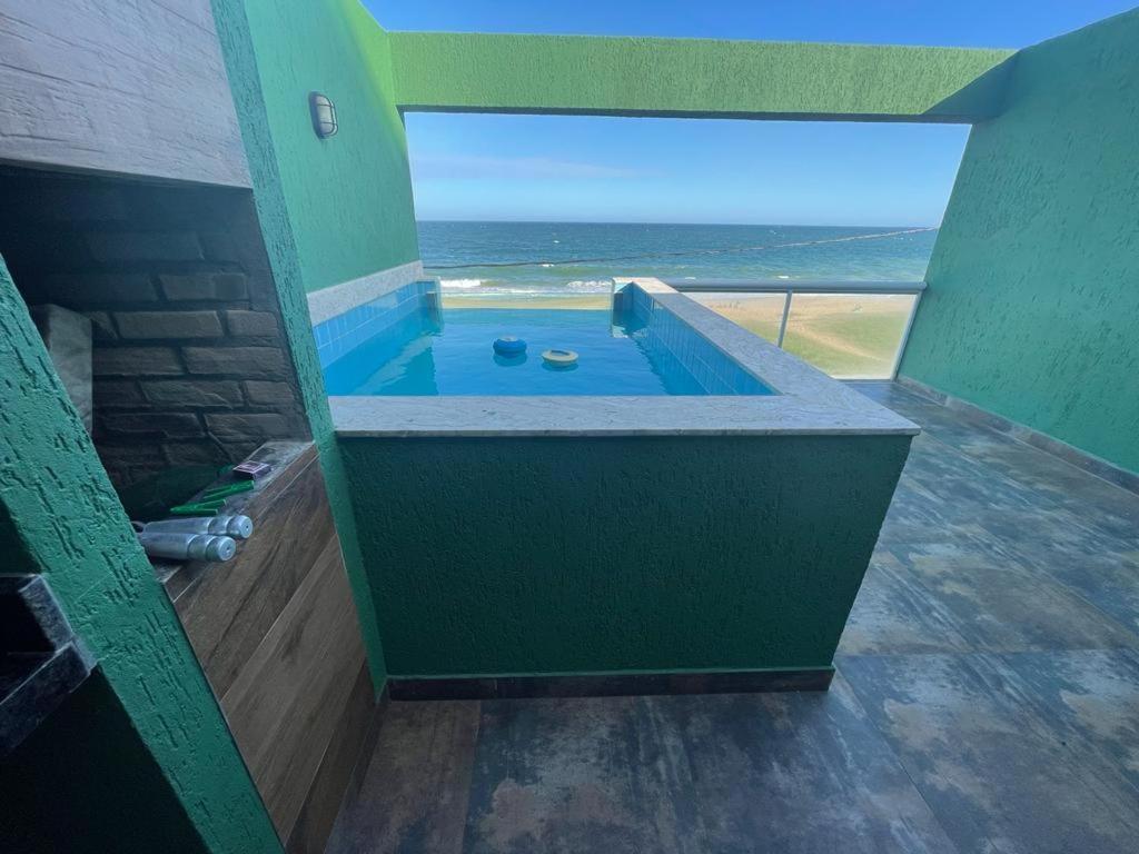 Triplex Beira Mar Rio Das Ostras Rj Bagian luar foto